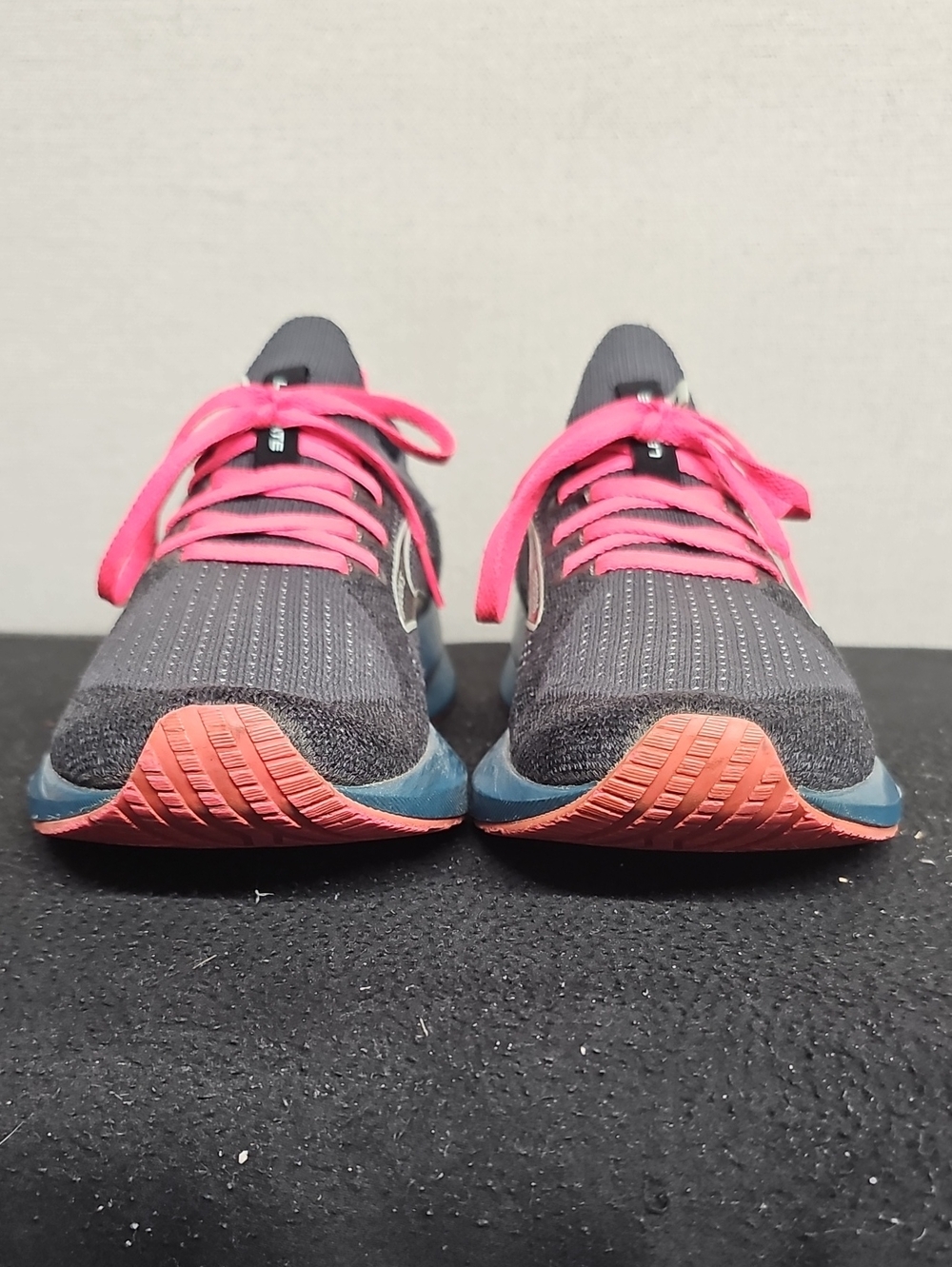 BROOKS LEVITATE 5 STEALTH FIT WOMENS SNEAKERS BFPM-06-070 - Picture 2 of 11